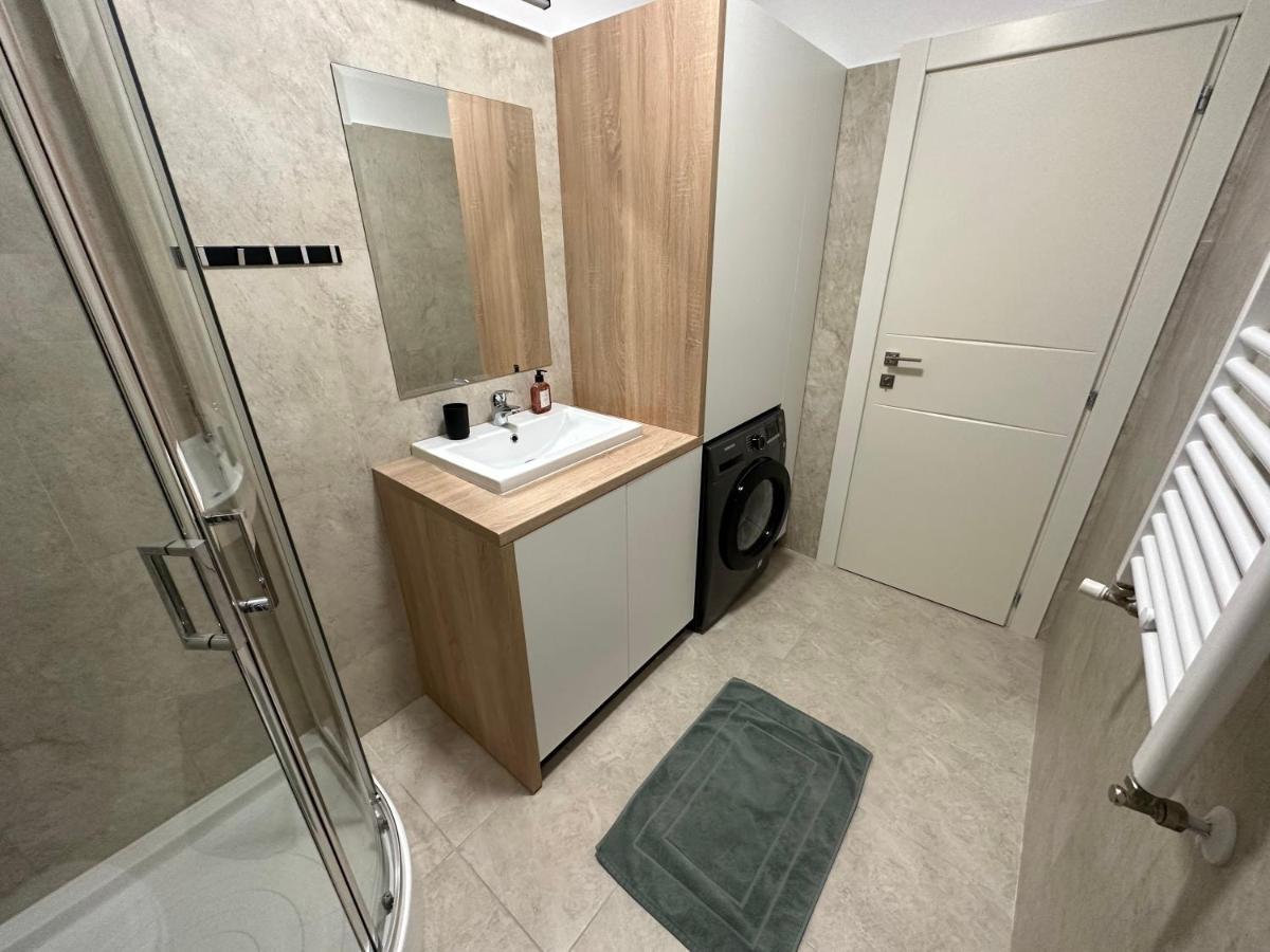 Ferienwohnung Daybreak Mood / A Fancy Place Iasi Exterior foto